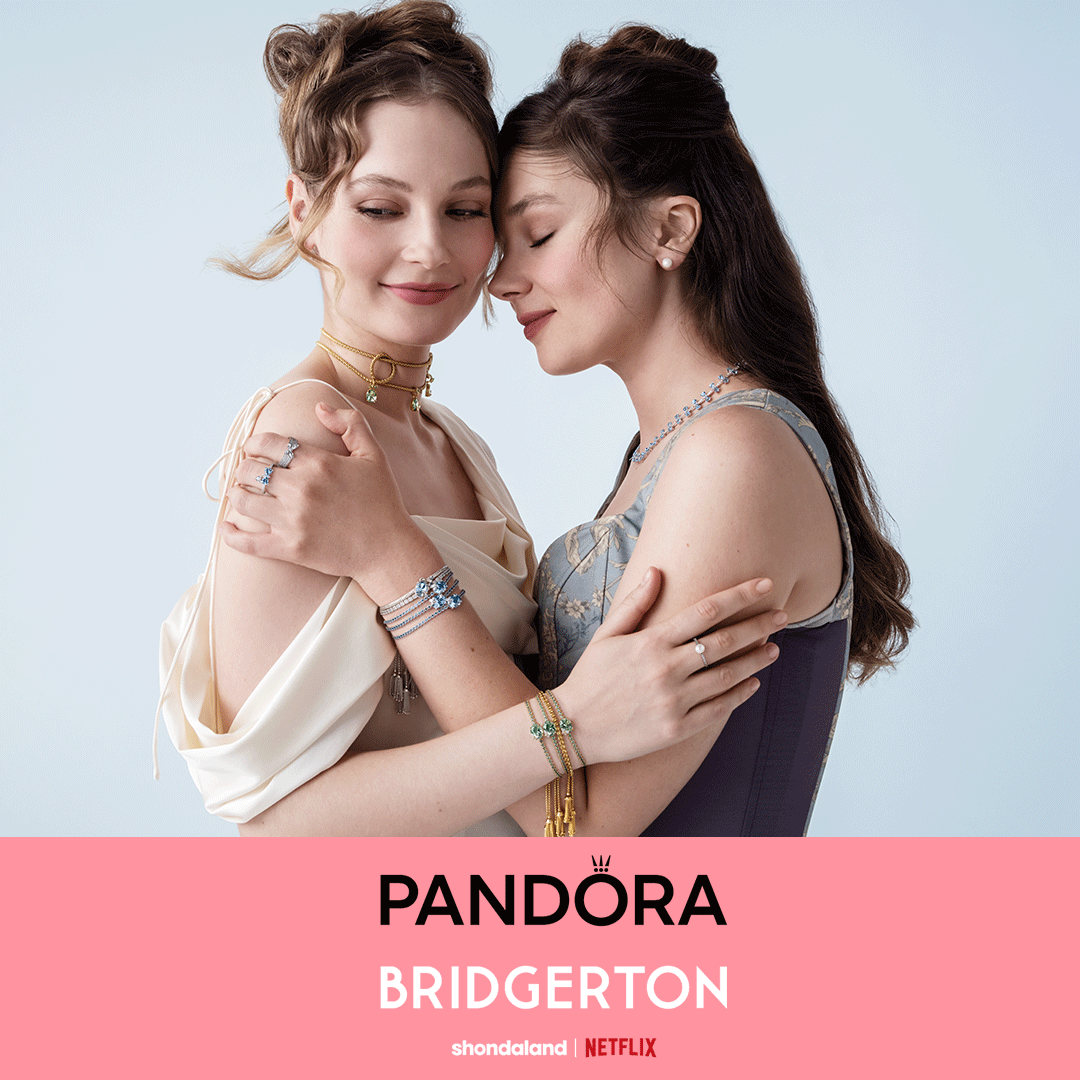 Почни власний сяючий сезон із прикрасами Pandora та Bridgerton